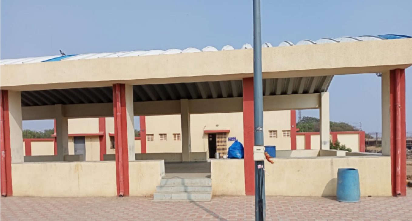 Rest house building at Mithi Talai jetty