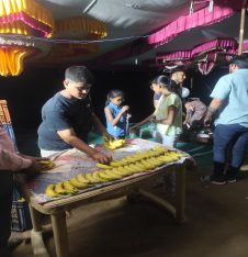 Volunteers preparing food for Parikramavasi